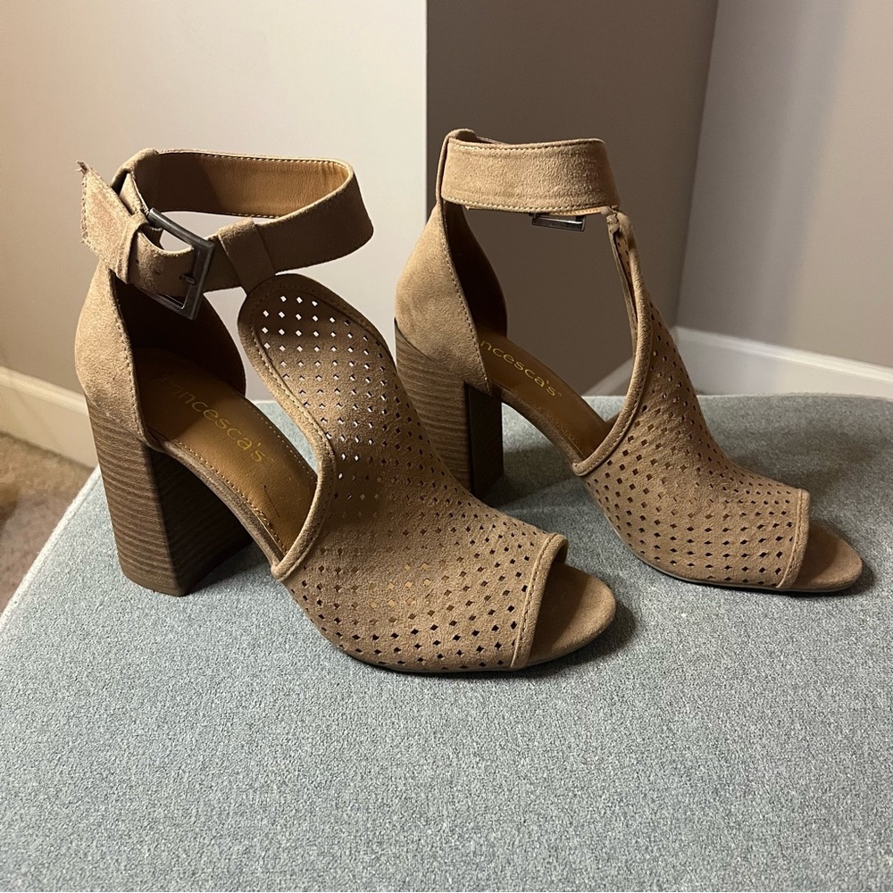 Size 9 Francesca’s block heel shoes NWT
